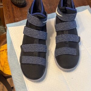 Men's Black and Blue Athletic Shoes